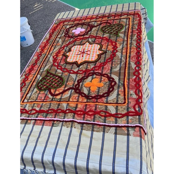 VTG Handmade Chenille Embroidered Floral Tapestry Wall Hanging 56X80‎ Table - Picture 1 of 16